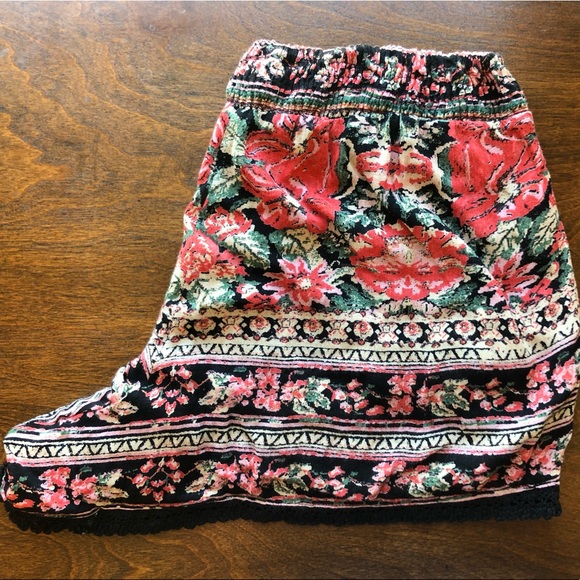 Comfy flower shorts - Picture 3 of 4